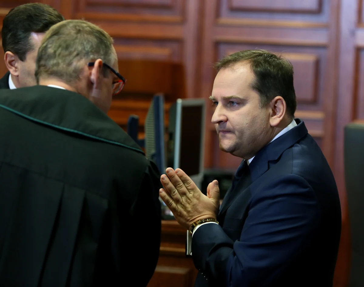 W czwartek Sąd Okręgowy w Warszawie ma ogłosić wyrok w procesie byłego szefa KPRM Tomasza Arabskiego i czworga innych urzędników ws. organizacji lotu do Smoleńska 10 kwietnia 2010 r. Będzie to finał sprawy toczącej się w I instancji od ponad trzech lat.