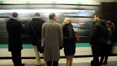 Koniec papierowych biletów na metro w Paryżu