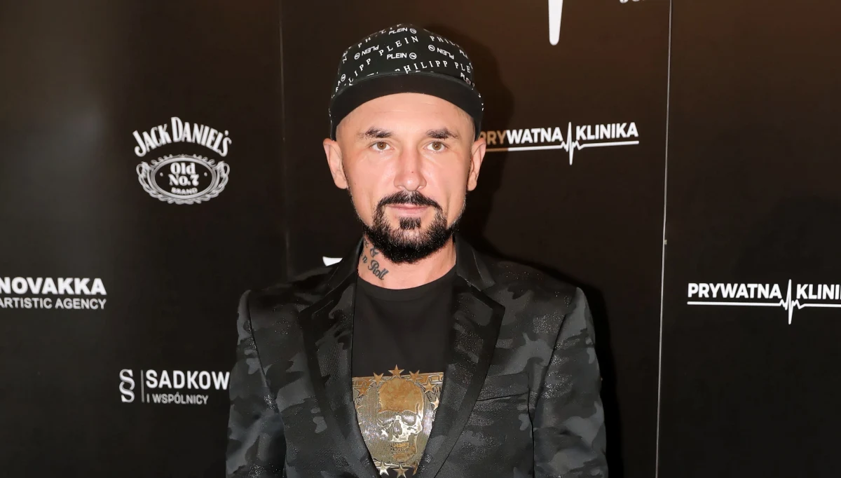 ​Popularny polski reżyser Patryk Vega przygotowuje się do nakręcenia kolejnego filmu - tym razem o politykach. "Składano mi intratne propozycje, żebym przesunął premierę, bo może mieć on wpływ na wynik wyborów" - mówi twórca w rozmowie z portalem Onet.pl.