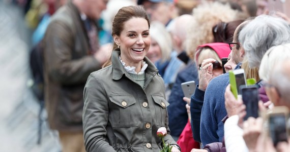​Brytyjska księżna Kate zostanie prezenterką programu telewizyjnego dla dzieci. To raczej misja niż kariera. Jej zadaniem będzie zachęcanie młodych widzów do zabaw na świeżym powietrzu i bliższego kontaktu z naturą.