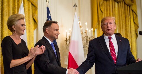 Bardzo konkretnie rozmawia mi się na temat polskich spraw i wspólnych interesów z panem prezydentem Donaldem Trumpem; to nie jest tzw. bicie piany, my się umawiamy, podpisujemy dokumenty i sprawy są realizowane w bardzo szybkim tempie – mówił w czwartek w Houston prezydent Andrzej Duda.