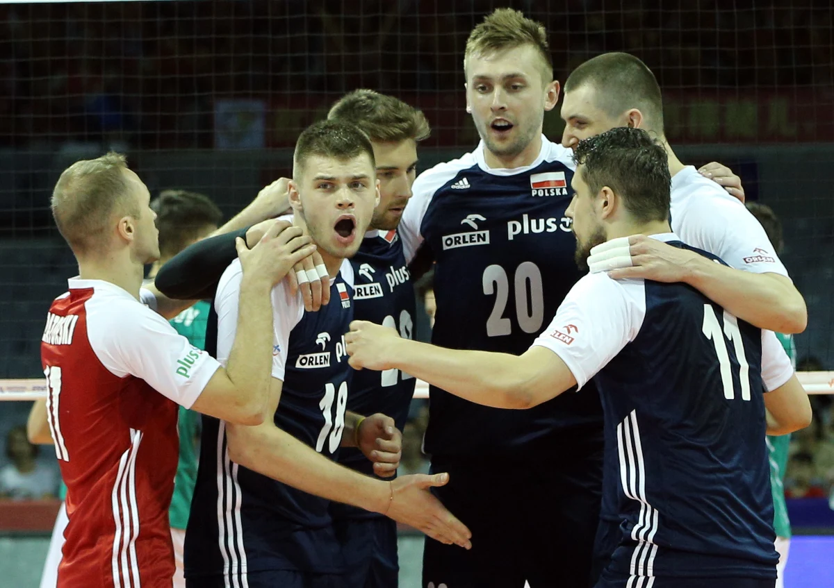 Polscy siatkarze w piątkowym meczu Ligi Narodów zagrają w irańskiej Urmii z triumfatorami poprzedniej edycji Rosjanami. W dwóch pozostałych spotkaniach biało-czerwonych też czeka trudne zadanie - pojedynki z gospodarzami turnieju oraz Kanadyjczykami.