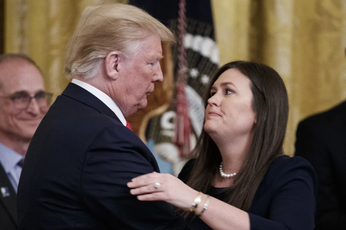 Prezydent USA Donald Trump poinformował, że wraz z końcem miesiąca z funkcji rzeczniczki prasowej Białego Domu rezygnuje Sarah Sanders. Nie wiadomo jeszcze, kto ją zastąpi. 