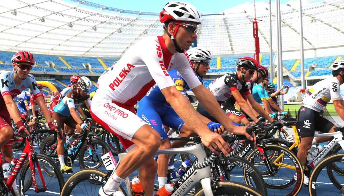 ​Kolarz Karol Domagalski po poważnym wypadku na trasie Małopolskiego Wyścigu Górskiego walczy o życie. Jego żona Martyna Domagalska prosi o modlitwę.