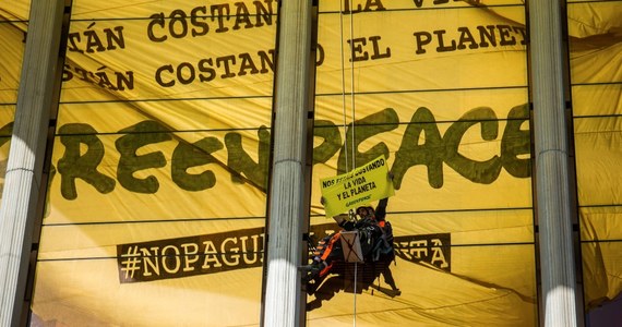 Aktywiści organizacji Greenpeace poinformowali w niedzielę o zatrzymaniu platformy wiertniczej płynącej do złoża koncernu BP na Morzu Północnym. Ich statek Arctic Sunrise przechwycił platformę w odległości ok. 80 km od wybrzeża Szkocji i zmusił do zawrócenia.