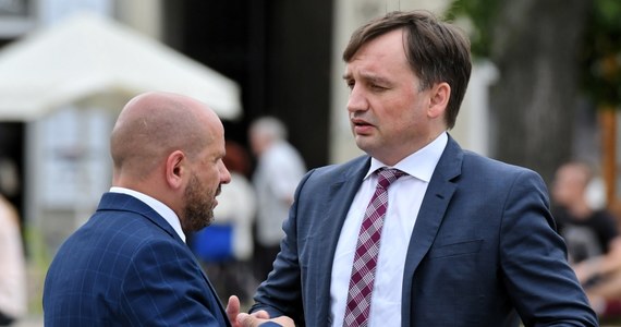 "Nie ma potrzeby kierowania tego pozwu, bo każdy już może wyrobić sobie zdanie, kto w tej sprawie obawia się prawdy" - powiedział podczas konferencji prasowej minister sprawiedliwości Zbigniew Ziobro. Tym samym zamknął sprawę kontrowersyjnego pomysłu pozwania Krakowskiego Instytutu Prawa Karnego za opinię o nowelizacji Kodeksu karnego. 