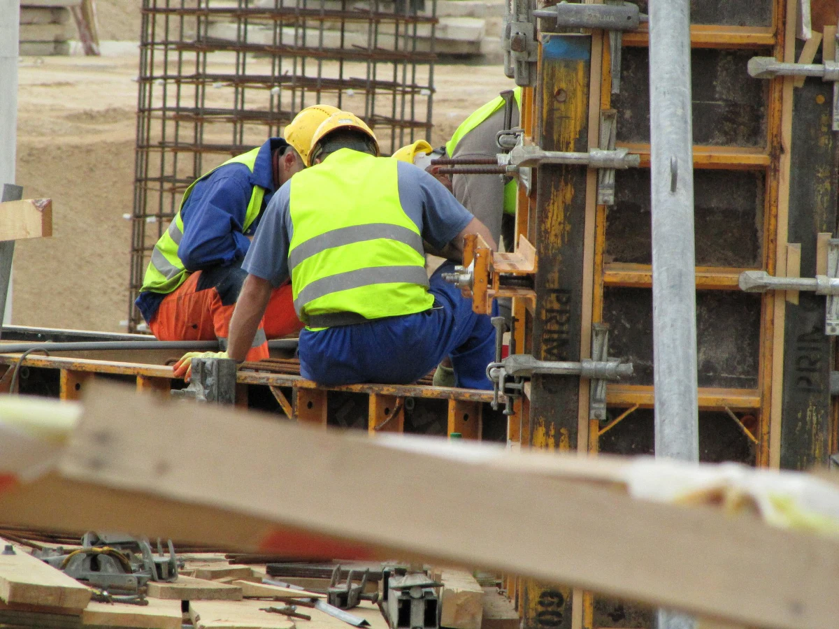 Co czwarty obywatel Ukrainy, który pracuje w Polsce, nie planuje wyjazdu z naszego kraju. Co trzeci - rozważa wyjazd do Niemiec. To wniosek z badania Studium Europy Wschodniej Uniwersytetu Warszawskiego. Według szacunków, w Polsce mieszka i pracuje prawie półtora miliona Ukraińców.