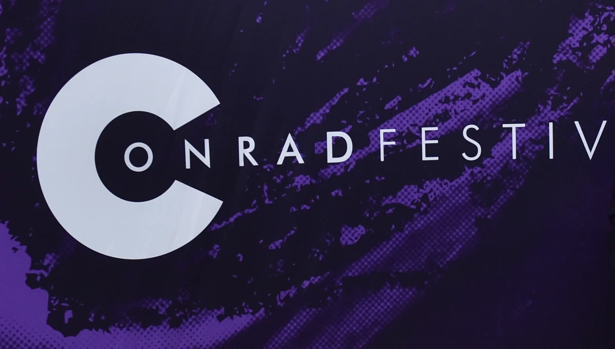 ​Ministerstwo kultury znacząco zmniejszyło dotację na kolejną edycję literackiego Festiwalu Conrada. Zorganizowano zbiórkę, by zebrać potrzebne środki.