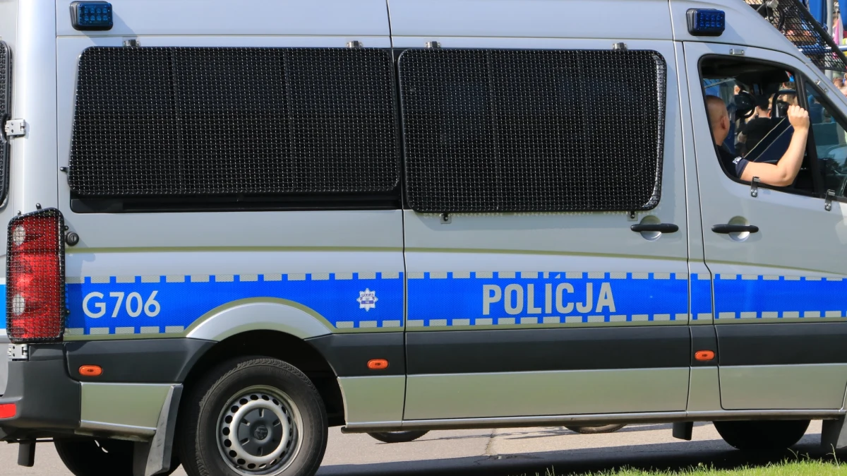 Policja zatrzymała 36-latka podejrzewanego o napaść na młodą kobietę w centrum Łodzi. Mężczyzna najprawdopodobniej odpowie za usiłowanie zgwałcenia. Grozić mu może nawet 12 lat więzienia - poinformowała PAP rzeczniczka łódzkiej policji Joanna Kącka.