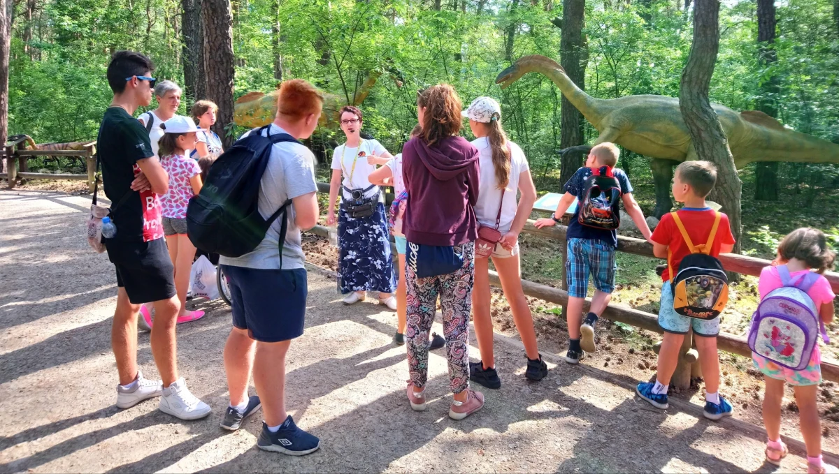 Kolejna odsłona tegorocznej akcji Lepsze Jutro z RMF FM. Tym razem grupa dzieci z placówki opiekuńczo-wychowawczej w Inowrocławiu zwiedzała muzeum Ziemi w Solcu Kujawskim, gdzie zobayczli m. in. jedną z największych kolekcji skamieniałości w Polsce.