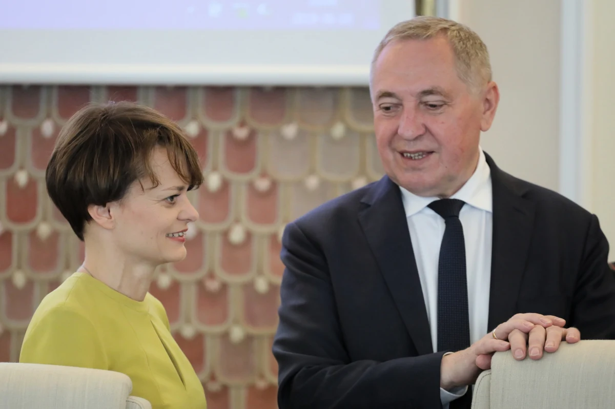 "Będą ułatwienia w programie Czyste Powietrze. Nie stracimy żadnych pieniędzy" - twierdzi w rozmowie z RMF FM minister środowiska Henryk Kowalczyk.