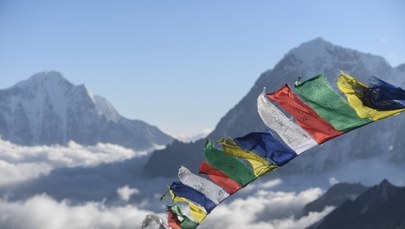 Mount Everest z majowym rekordem wejść. "Korki" powodem śmierci wspinaczy? 