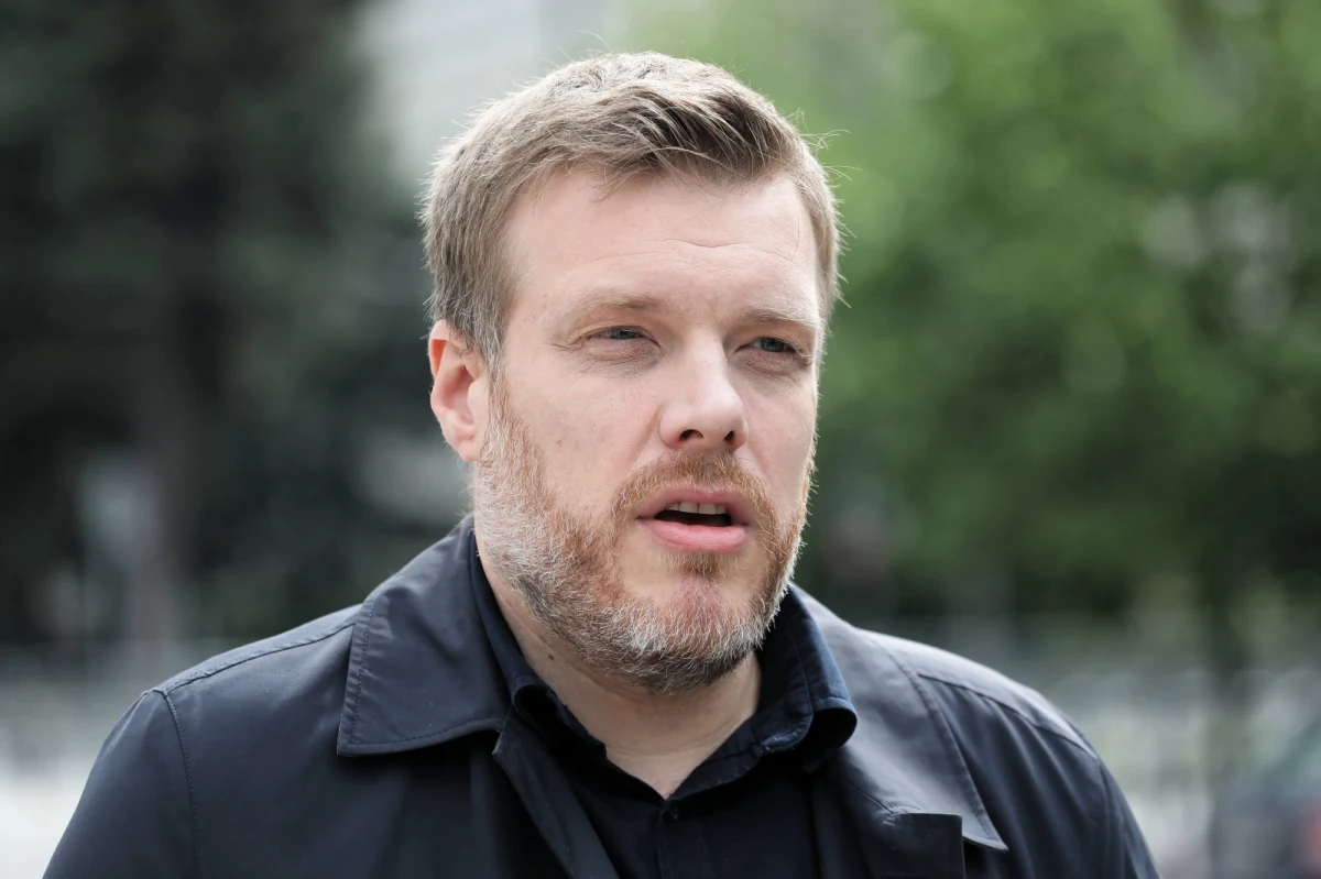 "Rozmawiamy i te rozmowy są już dosyć zaawansowane. Nasze stanowisko jest jasne - chcemy jednej listy na lewo od Koalicji Europejskiej" – stwierdził w rozmowie z PAP Adrian Zandberg – jeden z liderów partii Razem. "Jest jeszcze sporo szczegółów do dogrania, ale oceniam dotychczasowe rozmowy z Wiosną pozytywnie. Po obu stronach padła deklaracja, że chcemy budować wspólną listę" - dodał.