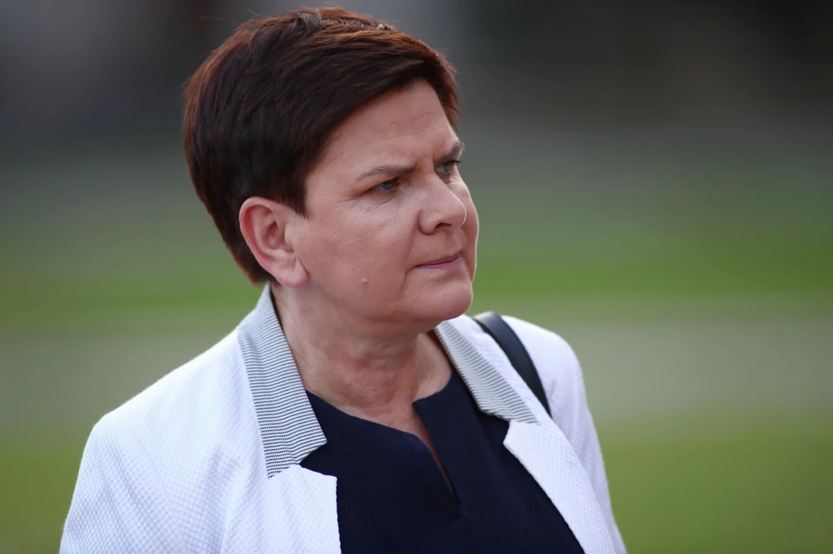 Ani Beata Szydło, ani Anna Fotyga nie chcą być kandydatkami na polskiego komisarza UE – ustaliła nieoficjalnie brukselska korespondentka RMF FM Katarzyna Szymańska-Borginon. Objęciem tego stanowiska byłaby zainteresowana Jadwiga Emilewicz, ale na takie rozwiązanie nie chce się zgodzić Prawo i Sprawiedliwość. 