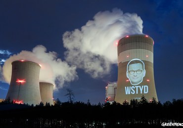 Wyświetlili twarz premiera na elektrowni w Bełchatowie. "Wstyd"