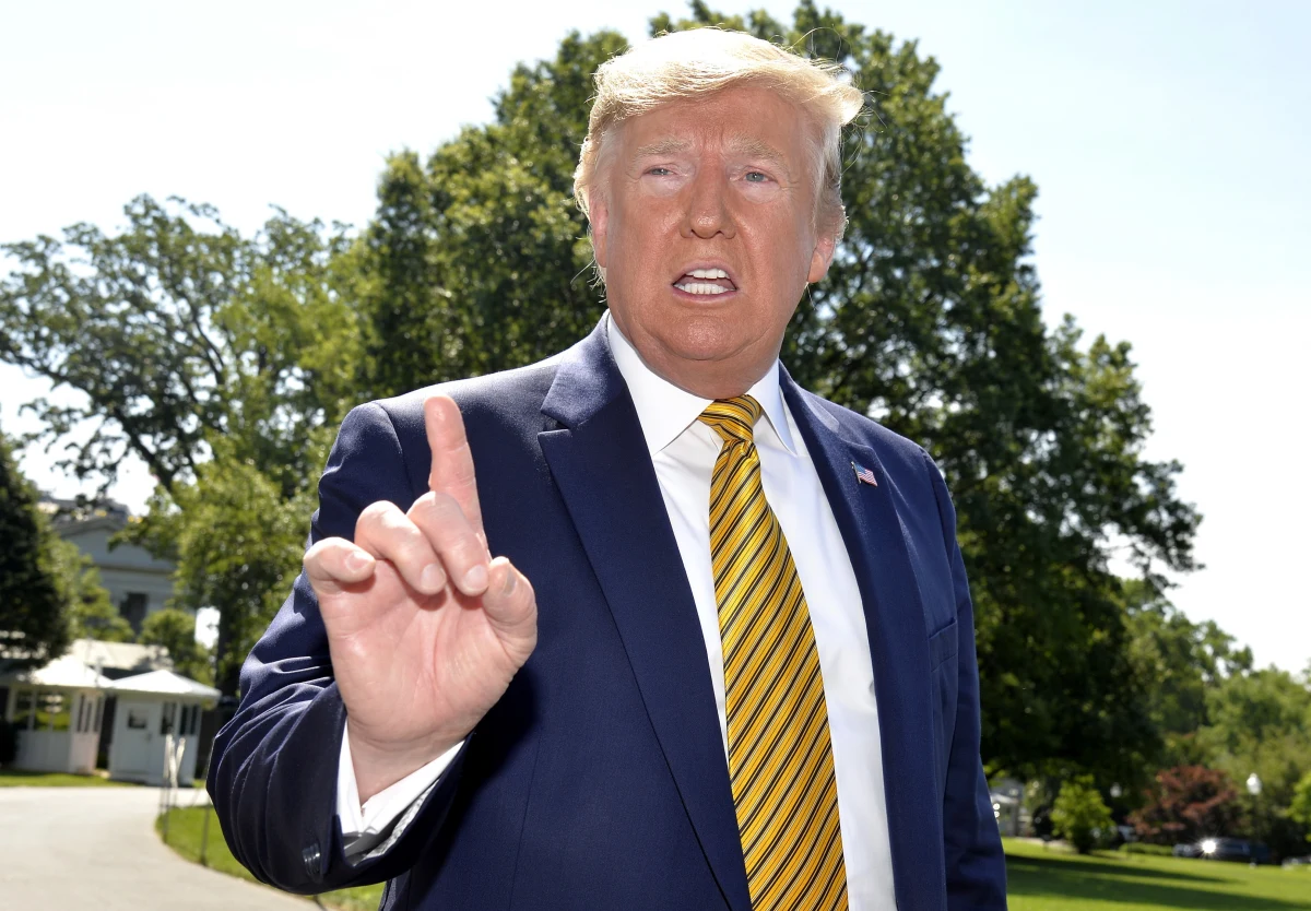 Nie odwołałem ataku na Iran, jak jest to fałszywie przedstawiane w mediach, lecz na razie go wstrzymałem - napisał prezydent USA Donald Trump na Twitterze. Po zestrzeleniu w czwartek przez irańską Gwardię Rewolucyjną amerykańskiego drona w rejonie Zatoki Perskiej, armia USA była gotowa do ataku na Iran. Prezydent Trump potwierdził w piątek, że wstrzymał operację na 10 minut przed rozpoczęciem.