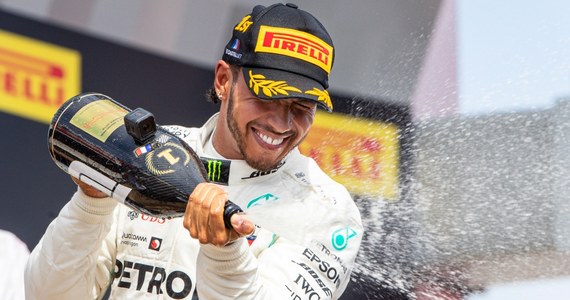 Prowadzący w klasyfikacji generalnej i broniący tytułu Brytyjczyk Lewis Hamilton (Mercedes GP) wygrał w Le Castellet wyścig o Grand Prix Francji, ósmą rundę mistrzostw świata Formuły 1. Robert Kubica (Williams) zajął 18. miejsce.