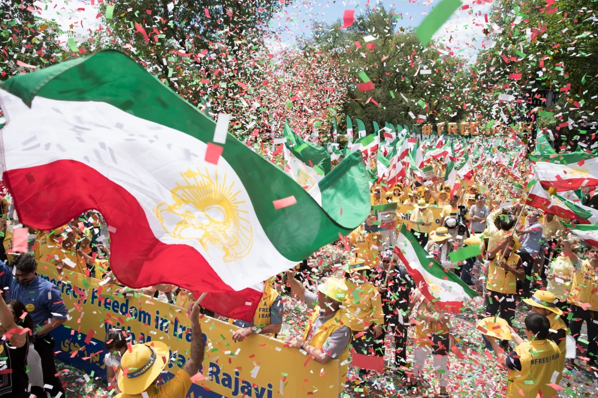 "Cyberataki przeprowadzone przez Stany Zjednoczone na cele w Iranie nie powiodły się - oświadczył w poniedziałek irański minister ds. łączności i technologii informacyjnych" - Mohammad Dżawad Azari Dżahrumi.