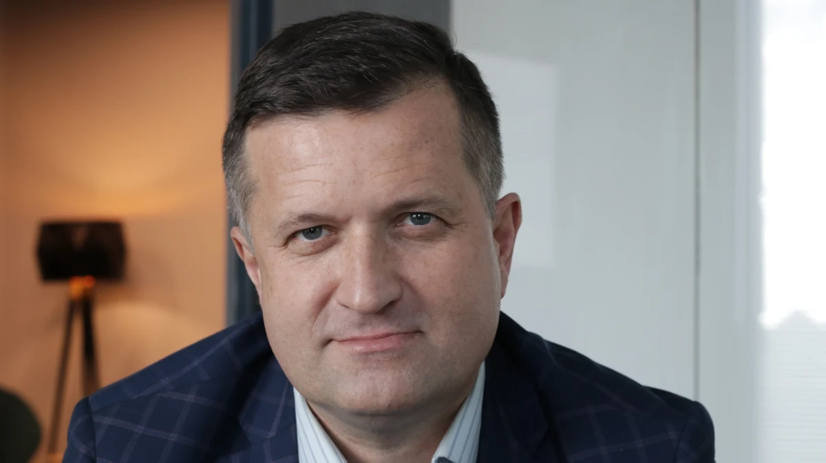 "Sytuacja jest napięta i napięcie rośnie od kilku tygodni. Nie sądzę, żeby to przerodziło się w regularną wojnę" - stwierdził w Rozmowie w samo południe w RMF FM gen. Jarosław Stróżyk, wiceprezes Fundacji Bezpieczeństwa i Rozwoju Stratpoints. "Stany Zjednoczone mają doświadczenia z tego regionu i wiedzą, że wchodzenie gdzieś militarnie jest naprawdę bardzo trudne" - dodał. "Trzeba mieć tzw. strategię wyjścia. Co potem? To nie jest tak łatwo: zaatakować, zdobyć. Trzeba wiedzieć, co dalej" - podkreślił.