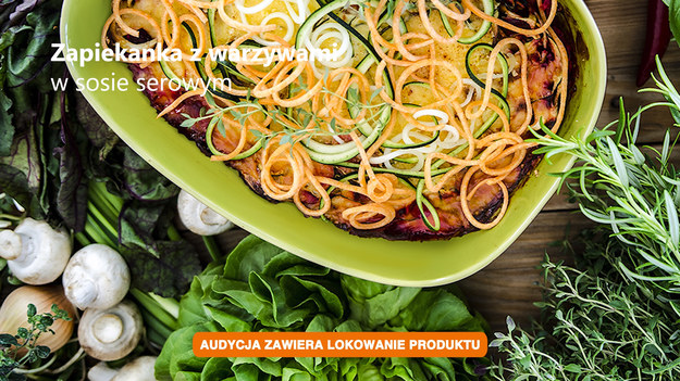 Aromatyczne, szybkie i zdrowe zapiekanki to doskonała opcja na obiad lub kolację, a warstwy w formie warzywnego spaghetti zaskoczą każdego gościa. Gotowe składniki piecz przez 45 minut w 180 stopniach.  Pachnie, wygląda i smakuje świetnie – koniecznie spróbuj!