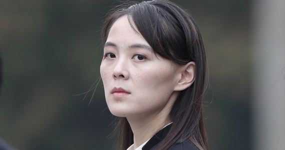 Wydaje się, że siostra północnokoreańskiego lidera Kim Dzong Una, Kim Jo Dzong, awansowała na "szczebel przywódczy" i jest obecnie na poziomie zbliżonym do Czhwe Riong He, określanego jako numer dwa w krajowej polityce - ocenił południowokoreański wywiad.