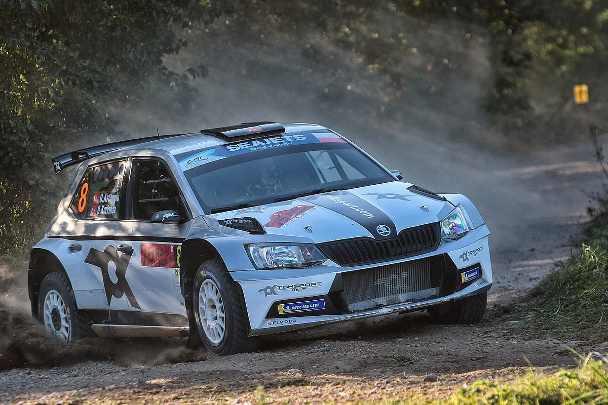 Środa i czwartek to bardzo ważne dwa dni dla załóg szykujących się do startu w 76. Rajdzie Polski. Dwudniowe zapoznanie z trasą to czas na przygotowania notatek, które zostaną wykorzystane już na trasie rajdu. Bez tego nie sposób myśleć o rywalizacji z innymi kierowcami.