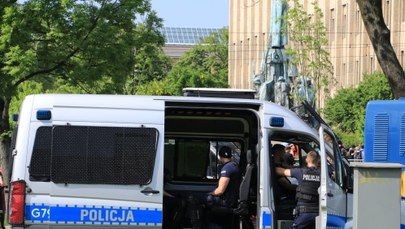 Brutalny napad w autobusie w Krakowie. Zatrzymano ostatniego z podejrzanych