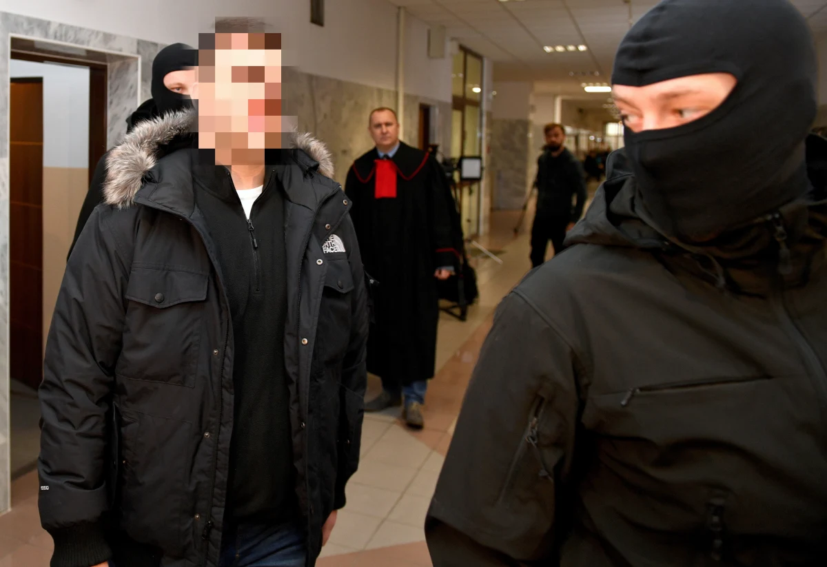 Jest zażalenie prokuratury na decyzję sądu w sprawie Bartłomieja M. podejrzanego o korupcję - dowiedział się reporter RMF FM. Sąd przedłużył mu areszt o dwa miesiące, z zastrzeżeniem, że były szef gabinetu szefa MON wyjdzie na wolność po wpłacie 100 tysięcy złotych poręczenia majątkowego.