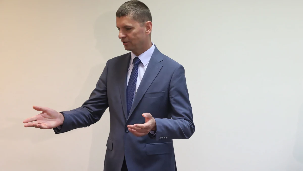 Minister edukacji narodowej Dariusz Piontkowski zaprasza prezydenta Warszawy Rafała Trzaskowskiego na rozmowę w sprawie podwójnego rocznika w szkołach średnich. O takie spotkanie prosił wcześniej w liście prezydent stolicy.