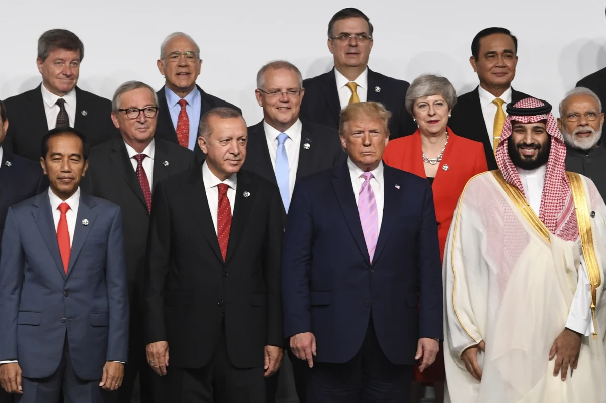 W kuluarach szczytu G20 w Osace światowi przywódcy wyrażali zaniepokojenie w związku z Iranem, który może wkrótce złamać zasady umowy nuklearnej z 2015 roku. Prezydent USA Donald Trump oświadczył jednak, że "nie ma presji czasu" w tej sprawie.