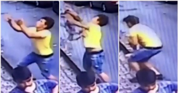Hitem internetu jest film, na którym widać, jak nastoletni chłopak złapał dziecko spadające okna na drugim piętrze. Do tego incydentu doszło w Stambule w Turcji. Moment ten uchwyciła kamera miejskiego monitoringu.