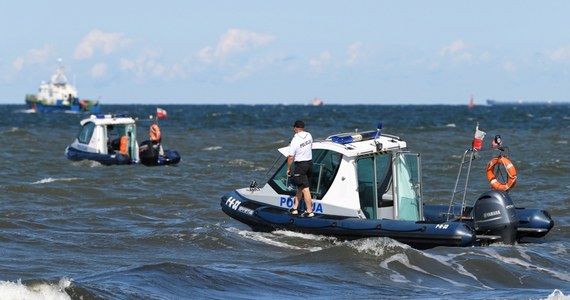 Po zakończeniu akcji ratunkowej znaleziono ciało drugiego z poszukiwanych nastolatków, który zaginął dziś w morzu niedaleko molo w Gdańsku-Brzeźnie. Chłopak nie żyje. Jego odnaleziony wcześniej kolega zmarł w szpitalu. 