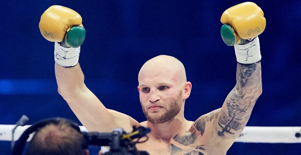 Maciej Sulęcki zdecydowanie przegrał na punkty z Demetriusem Andrade walkę o bokserskie mistrzostwo świata WBO w wadze średniej. W Providence wszyscy trzej sędziowie punktowali 120:107 na korzyść Amerykanina.