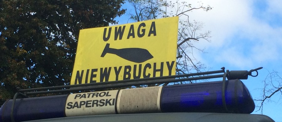 Policjanci z powiatu wałbrzyskiego zatrzymali kobietę i mężczyznę, którzy trzymali w domu pociski artyleryjskie, granaty, amunicję oraz broń. Arsenał pochodził prawdopodobnie z czasów II wojny światowej, znaleziono go w zajmowanym przez nich mieszkaniu.