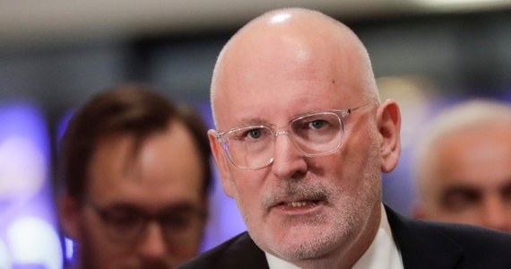 Czy Frans Timmermans może zostać szefem Komisji Europejskiej? Polska próbuje zablokować tę kandydaturę. Kluczowe jest jednak utrzymanie jedność Grupy Wyszehradzkiej. Grupa Wyszehradzka w piątek potwierdziła swoje „nie” wobec Timmermansa. Wbrew regionowi – nie uda się przepchnąć Timmermansa – przyznają Francuzi – politycznie byłoby to trudne do utrzymania. 