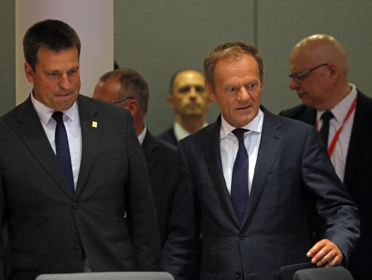 Szczyt UE w Brukseli został przerwany przez szefa Rady Europejskiej Donalda Tuska na spotkania dwustronne z przywódcami. Ma zostać wznowiony po ich zakończeniu.

