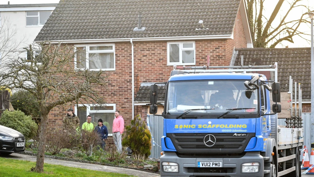 Atak nowiczokiem na byłego rosyjskiego szpiega Siergieja Skripala i jego córkę mógł być koordynowany przez trzeciego agenta - donosi internetowy serwis śledczy Bellingcat. Do zamachu doszło w marcu ubiegłego roku w angielskim mieście Salisbury. O jego przeprowadzanie oskarżeni zostali dwaj agenci GRU - rosyjskiego wywiadu wojskowego. 