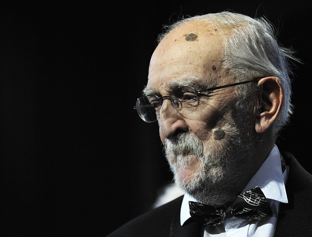 Bogusław Schaeffer – kompozytor, historyk muzyki i dramatopisarz – zmarł w Salzburgu. Taką informację przekazał Związek Kompozytorów Polskich.