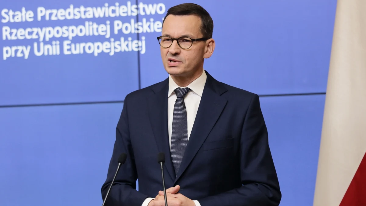 Cele, które sobie zakładaliśmy jadąc na ten szczyt Rady Europejskiej zostały osiągnięte - powiedział premier Mateusz Morawiecki na konferencji prasowej w Brukseli po zakończeniu szczytu UE. Podczas szczytu udało się zawrzeć porozumienie w sprawie podziału stanowisk w strukturach UE - Niemka Ursula von der Leyen została kandydatką na szefową Komisji Europejskiej, premier Belgii Charles Michel kandydatem na przewodniczącego Rady Europejskiej. Ponadto Rada Europejska ma nominować Francuzkę Christine Lagarde na szefową Europejskiego Banku Centralnego, a Hiszpana Josepa Borrella na szefa dyplomacji UE.