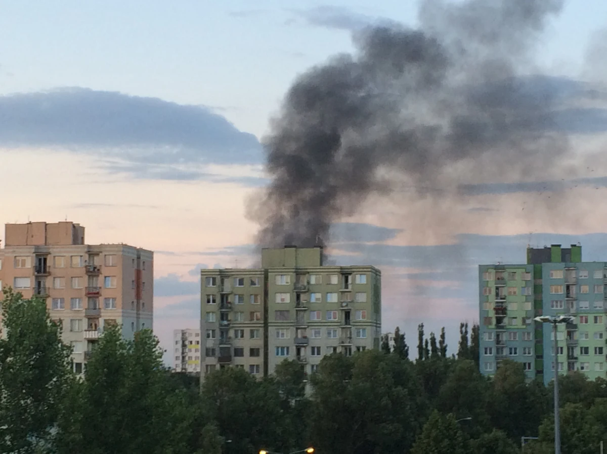 Wybuch gazu i pożar w bloku przy ulicy Wyszyńskiego w Zielonej Górze. Inspekcja nadzoru budowlanego sprawdza, jak poważne są zniszczenia w budynku. Informację o zdarzeniu dostaliśmy na Gorącą Linię RMF FM. 