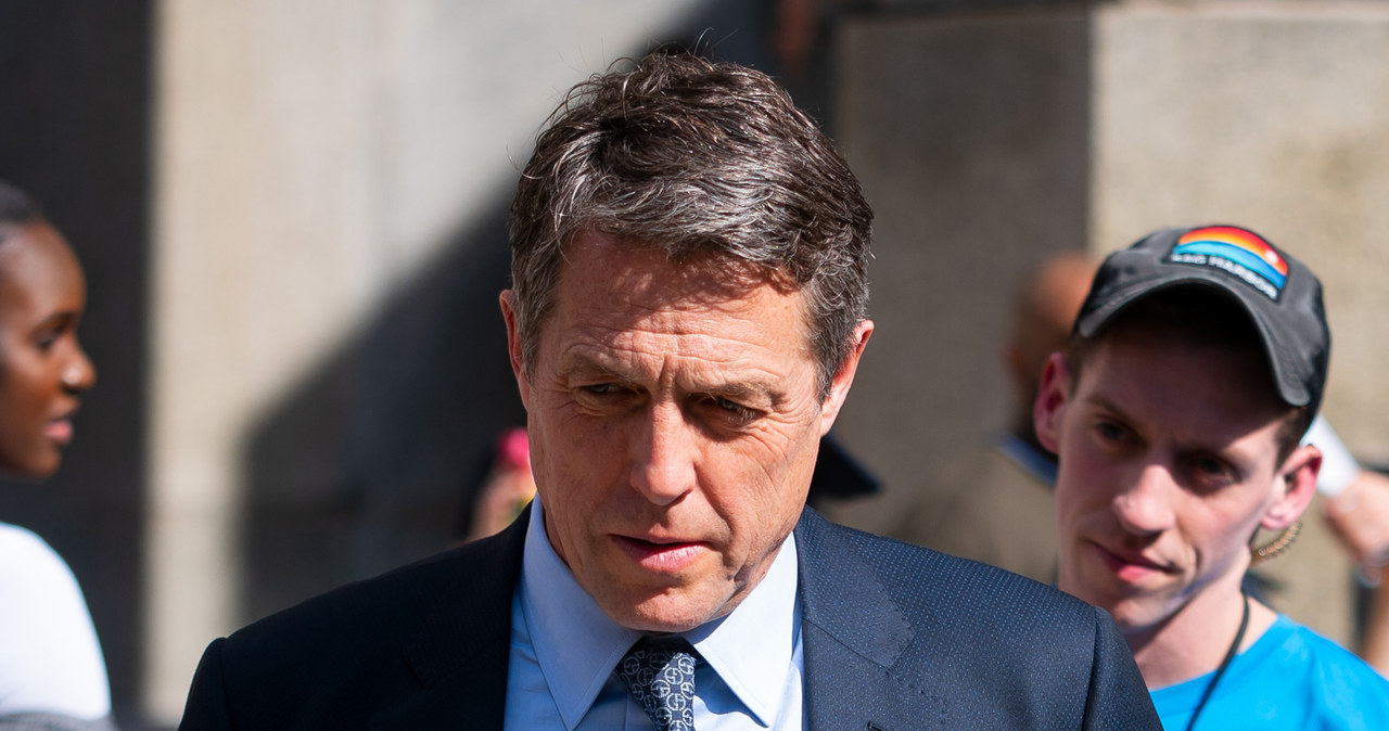 Brytyjski aktor Hugh Grant nie chciał zagrać "drugoplanowej roli" w wideo prezentującym skutki kryzysu śmieciowego w Rzymie. Gwiazdor wyrwał z rąk szefowej zakładów oczyszczania miasta telefon, gdy nagrywała sceny z rzymskiej ulicy. Pomylił ją z paparazzo.