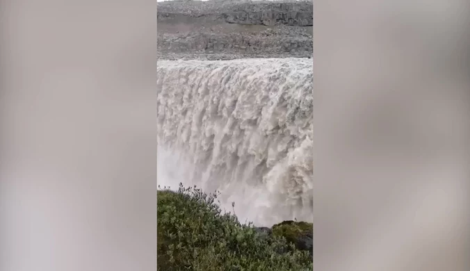 Wodospad na Islandii. Wideo