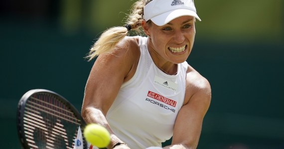Broniąca tytułu Angelique Kerber nieoczekiwanie odpadła w drugiej rundzie tenisowego turnieju wielkoszlemowego w Wimbledonie. Rozstawiona z numerem piątym Niemka przegrała z 95. w światowym rankingu Amerykanką Lauren Davis 6:2, 2:6, 1:6.