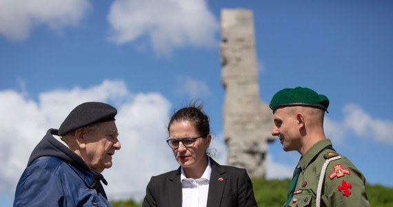 Dzisiaj chcę zaprosić do wspólnego świętowania. 1 września o 4.45 spotkajmy się u stóp pomnika, razem z harcerzami, ale także zaprosiliśmy kilkanaście miast z całej Europy doświadczonych II wojną światową - powiedziała w piątek prezydent Gdańska Aleksandra Dulkiewicz.