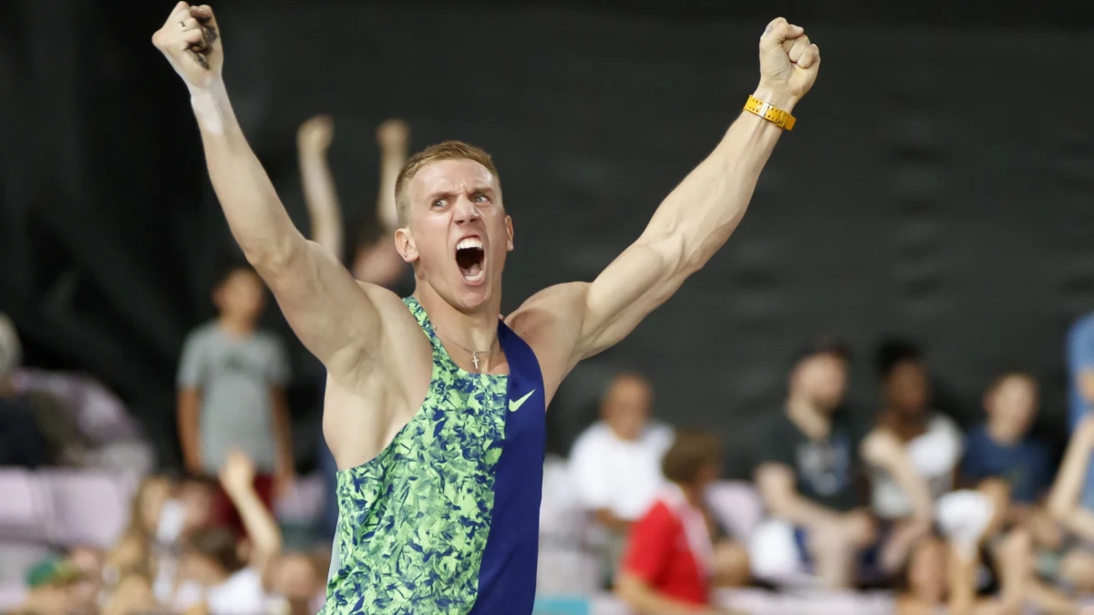 Piotr Lisek skoczył o tyczce 6,01 i poprawił własny absolutny rekord Polski. Wicemistrz świata dokonał tego podczas mityngu Diamentowej Ligi w Lozannie. Była to jego czwarta próba na tej wysokości, ponieważ w dogrywce walczył o wygraną w zawodach z Samem Kendricksem.