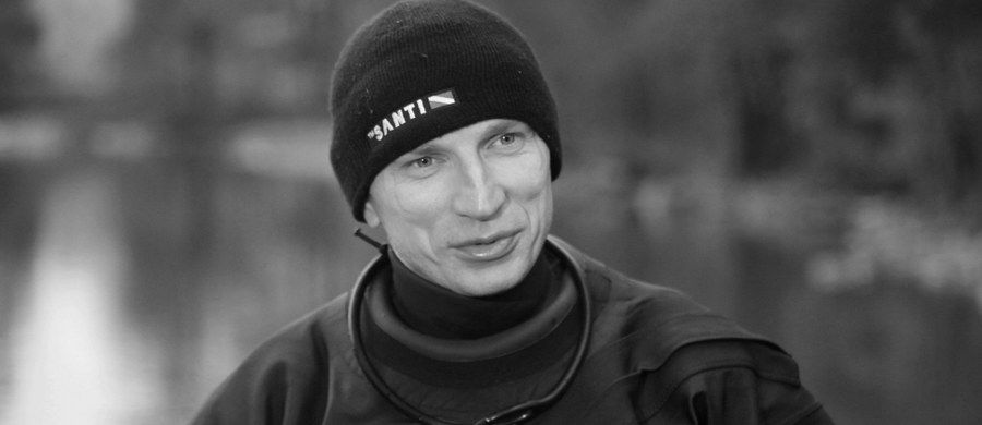 Pochodzący ze Stalowej Woli nurek Sebastian Marczewski zmarł we Włoszech w trakcie próby bicia rekordu świata w nurkowaniu. Jak podał prezydent miasta Lucjusz Nadbereżny, do tragedii doszło w jeziorze Garda. 