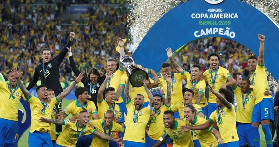 Brazylia wygrała w Rio de Janeiro z Peru 3:1 (2:1) w finale i po raz dziewiąty w historii została piłkarskim mistrzem Ameryki Południowej.