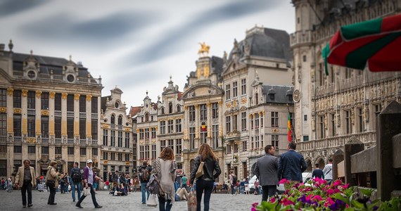 W jednym z domów w brukselskiej dzielnicy Anderlecht odkryto dużą ilość materiałów wybuchowych. Ładunek zawierał gwoździe i śruby, ale służby nie wskazują na chęć użycia go w ewentualnym zamachu terrorystycznym.