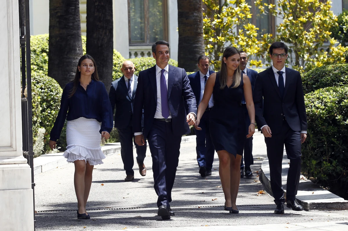 Nowy premier Grecji Kyriakos Micotakis ogłosił skład swojego rządu. Stanowisko szefa dyplomacji obejmie w nim Nikos Dendias, a na czele ministerstwa finansów stanie Christos Stajkuras. Nowy gabinet ma zostać zaprzysiężony we wtorek.