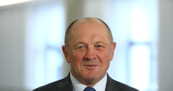Butelka kontra bańka mleka. Zakład posła PSL